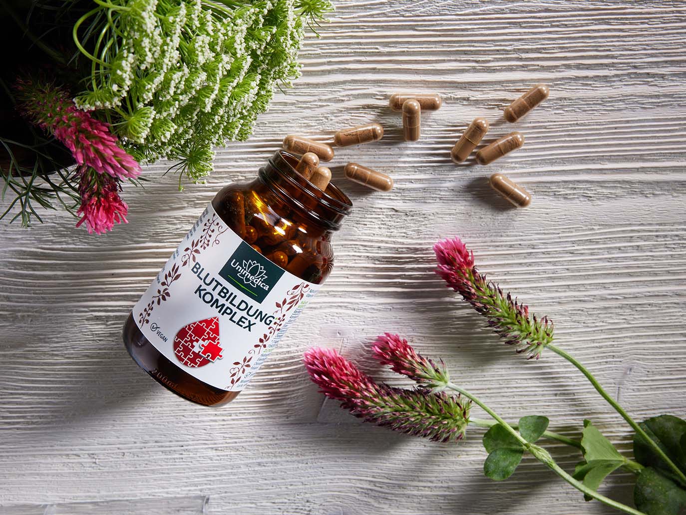 Complexe formation du sang* - avec du fer, de l'acérola, de la chlorophylle, du cuivre et des vitamines - 90 gélules - par Unimedica